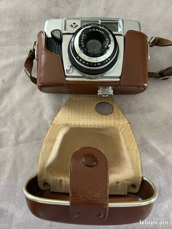 Appareil photo ancien AGFA avec étui en cuir - Label Emmaus