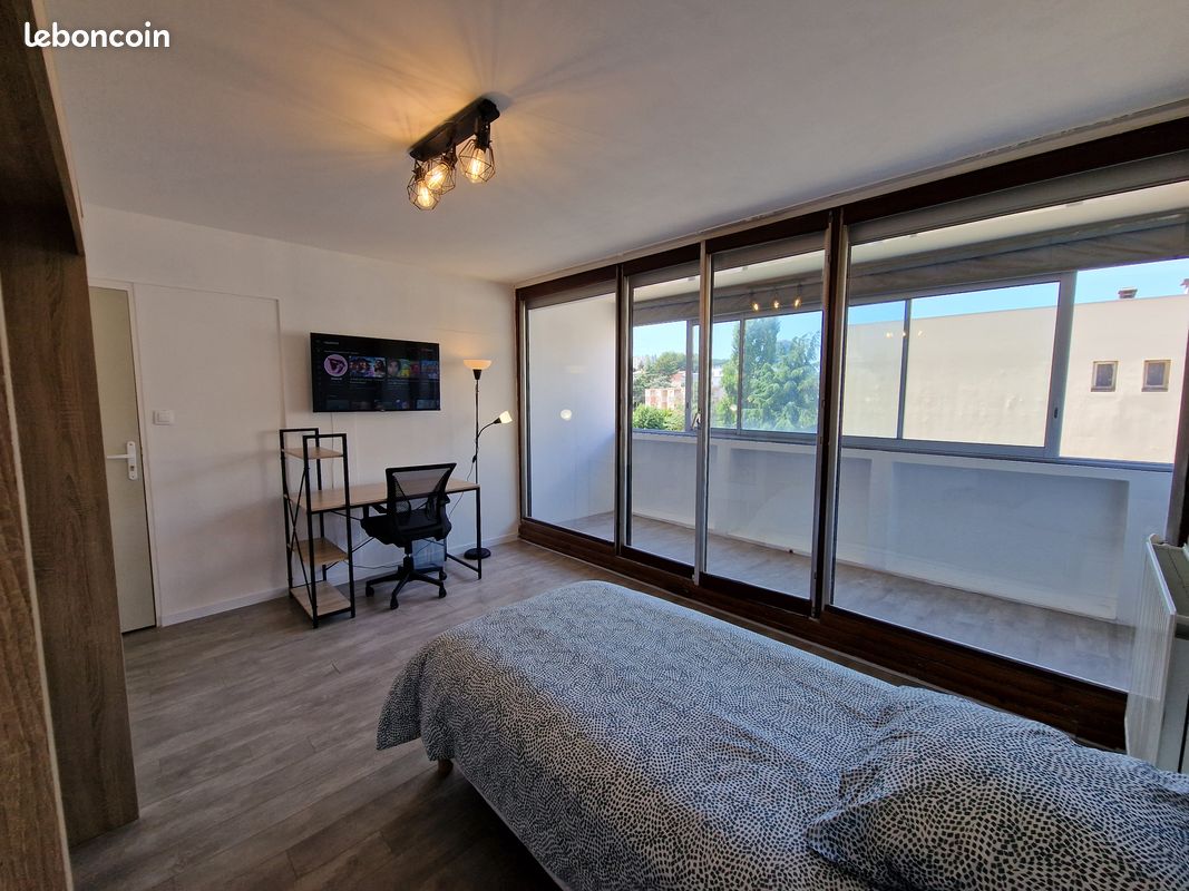Appartement 4 pièces 15 m² · à Saint-Étienne · 15 m² · 300 €