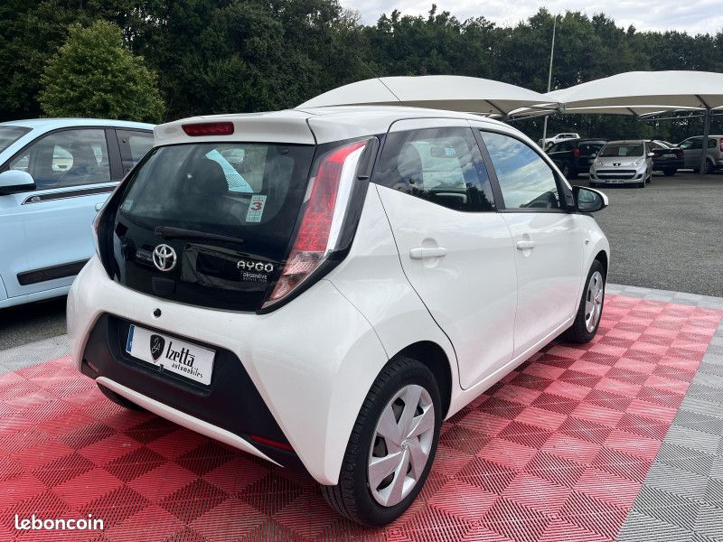 Toyota AYGO 1.0 VVT-I 69CH X-PLAY 5P (image 7)