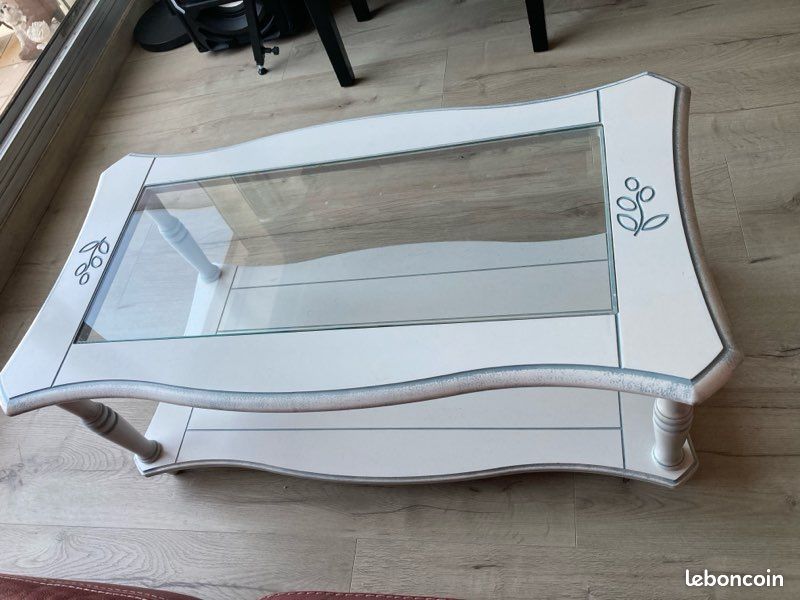 Table basse blanche (image 1)