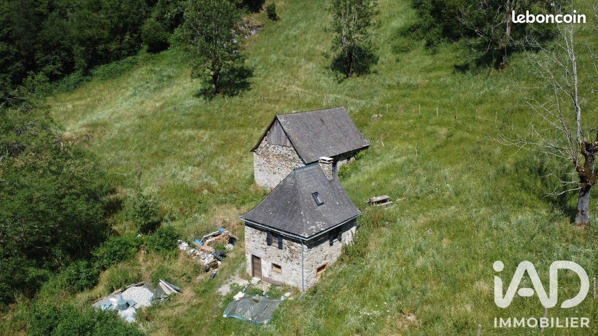 Maison 7 pièces 220 m² · à Bordes-Uchentein · 220 m² · 228 000 €