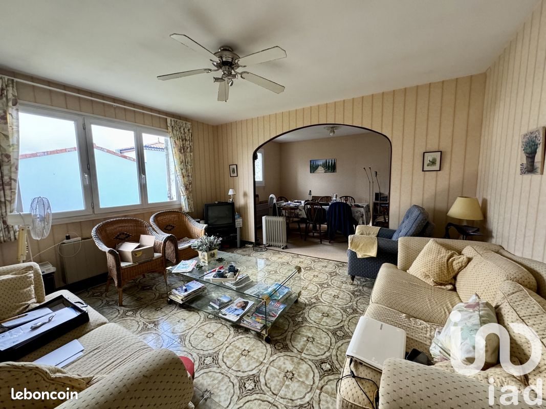 Maison 7 pièces 180 m² - Étriac 16250 (image principale 3)