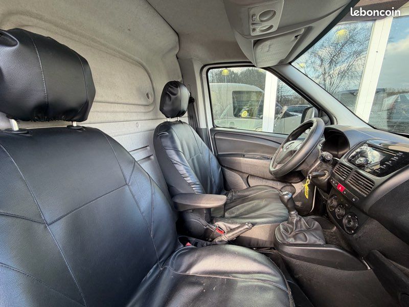 OPEL COMBO 1.3 Jtd 90ch TVA Recup (image 4)