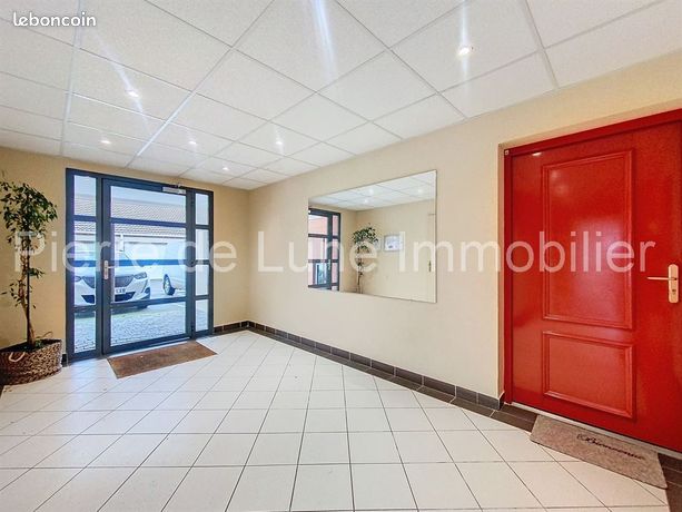 https://img.leboncoin.fr/api/v1/lbcpb1/images/52/d9/fd/52d9fd3186dbac68f4fabf167d5be7af64bf766b.jpg?rule=ad-image