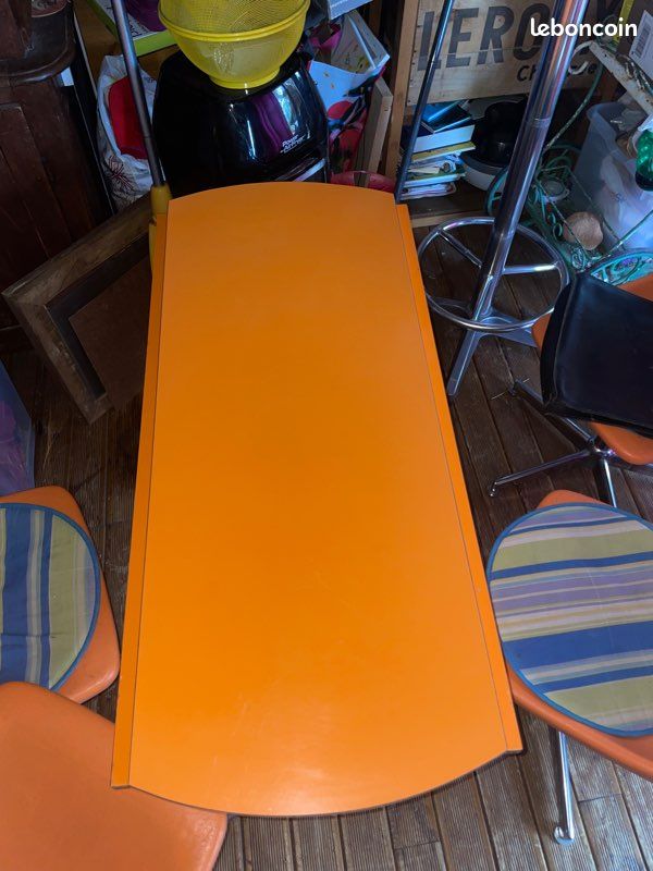 Table et chaises vintage (image 5)