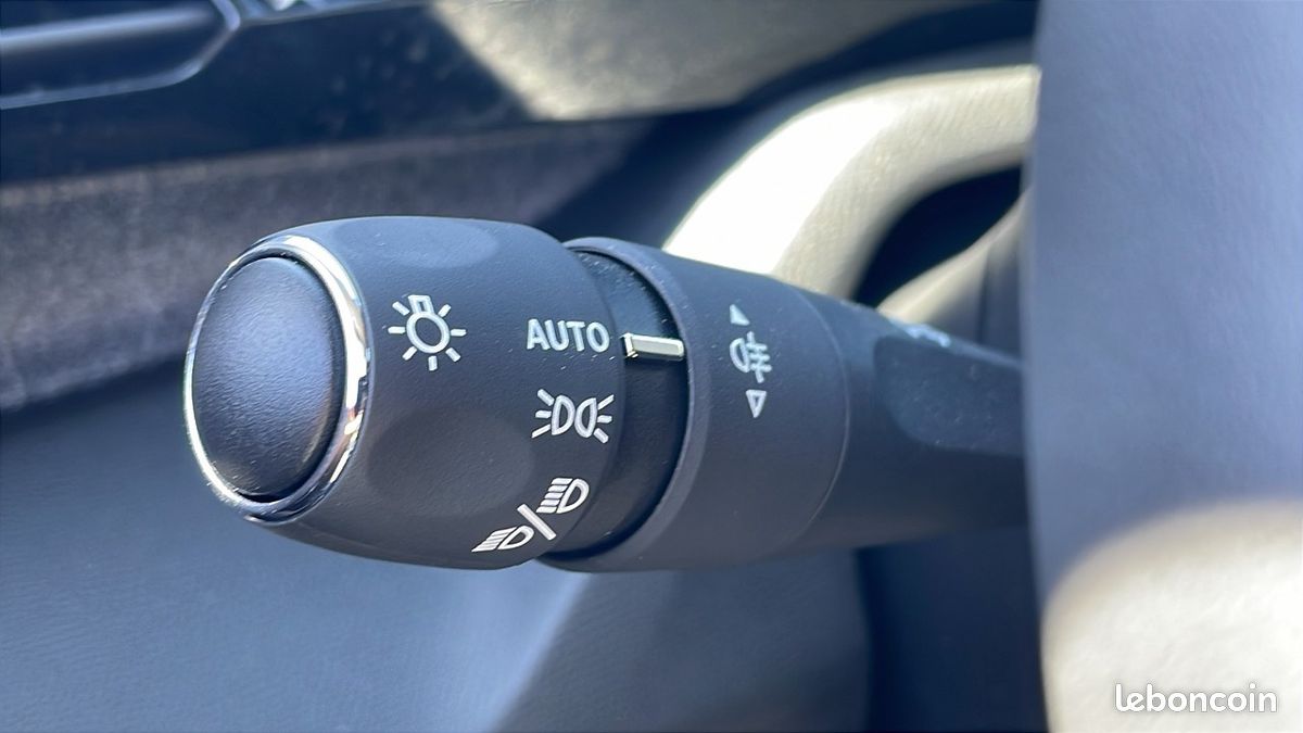 Peugeot 408 PHEV 225CH ALLURE PACK E-EAT8 (image 19)