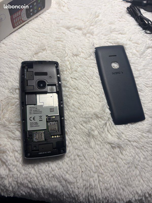 Nokia 8210 – Noir – Comme Neuf – Complet – Téléphone Mobile Vintage