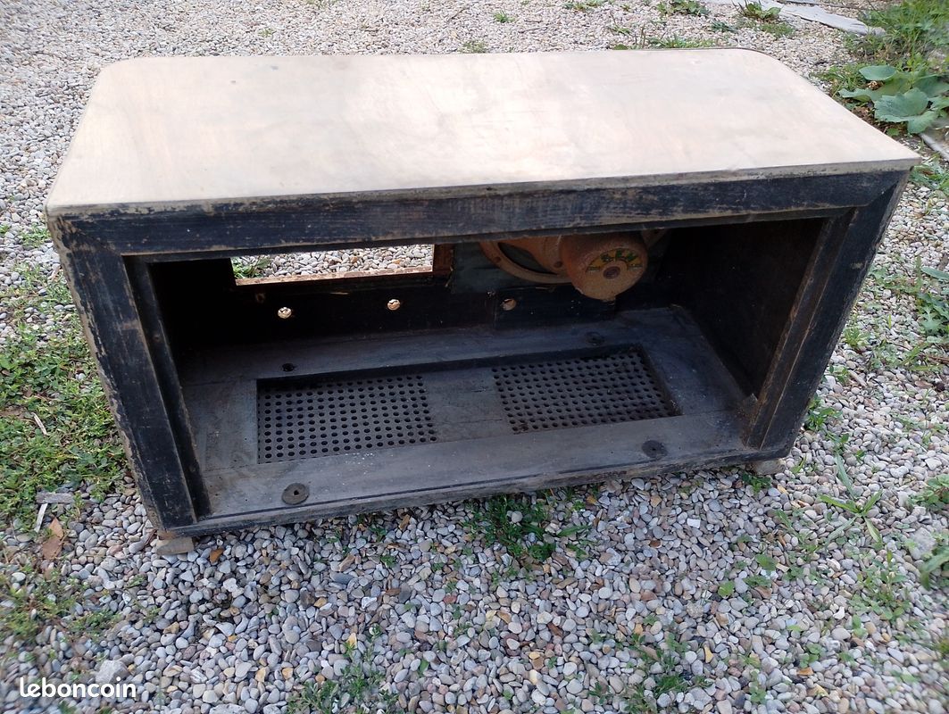 Poste radio TSF ancien. Caisson vide avec HP. Idéal objet de déco (image 2)