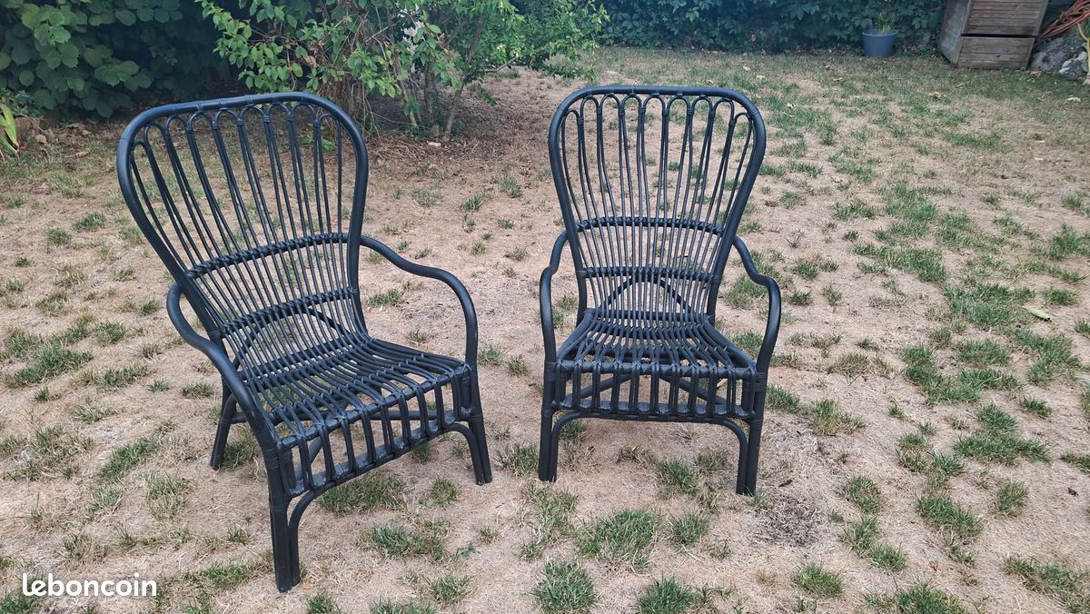 Fauteuils en rotin noir (image 1)