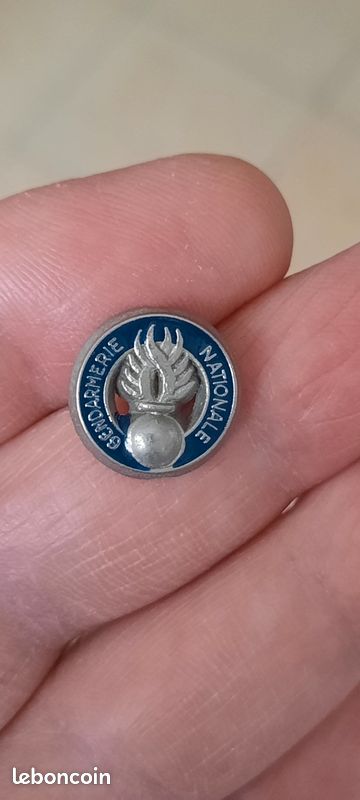 RARE PINS PIN'S .. GENDARMERIE NATIONALE BRIGADE AUVERGNE