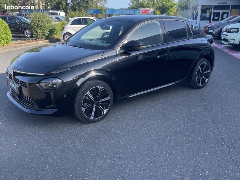 Lancia Ypsilon 1.2 Ibrida 100ch LX eDCT6 (image 3)