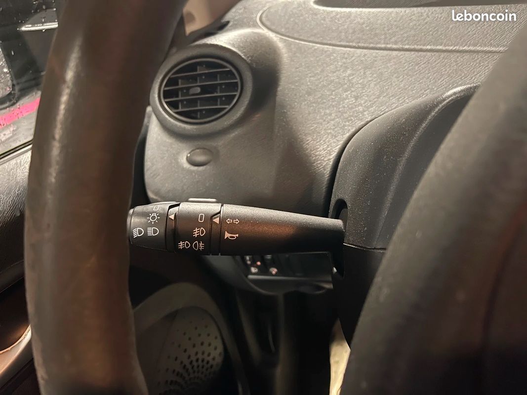 RENAULT TWINGO II 1.2 LEV 16v 75 eco2 Access Euro 5 (image 17)