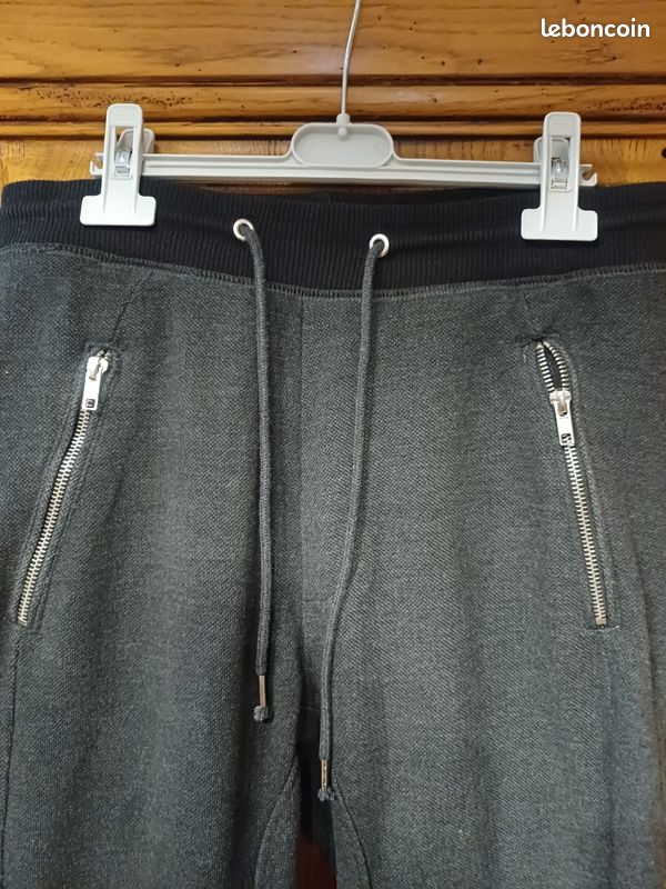 Jogging noir taille M marque Pull&Bear (image 3)