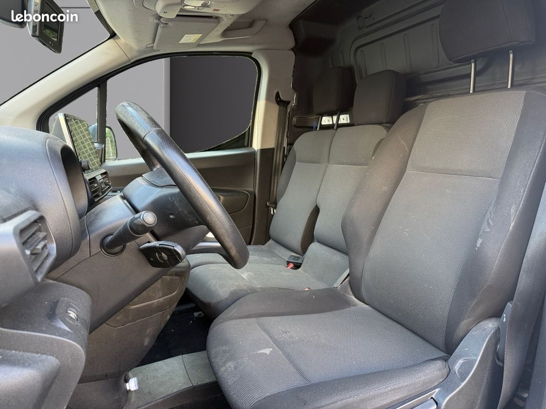 CITROEN BERLINGO Taille M BlueHDi 100 SS BVM6 Feel Pack (image 11)