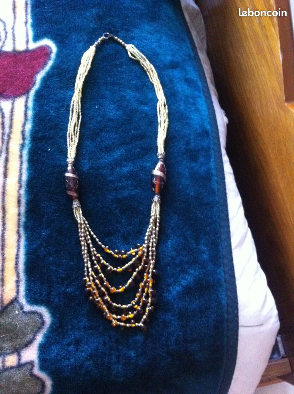 Collier jaune/orangé deux grosses perles et perles de rocaille (image 3)