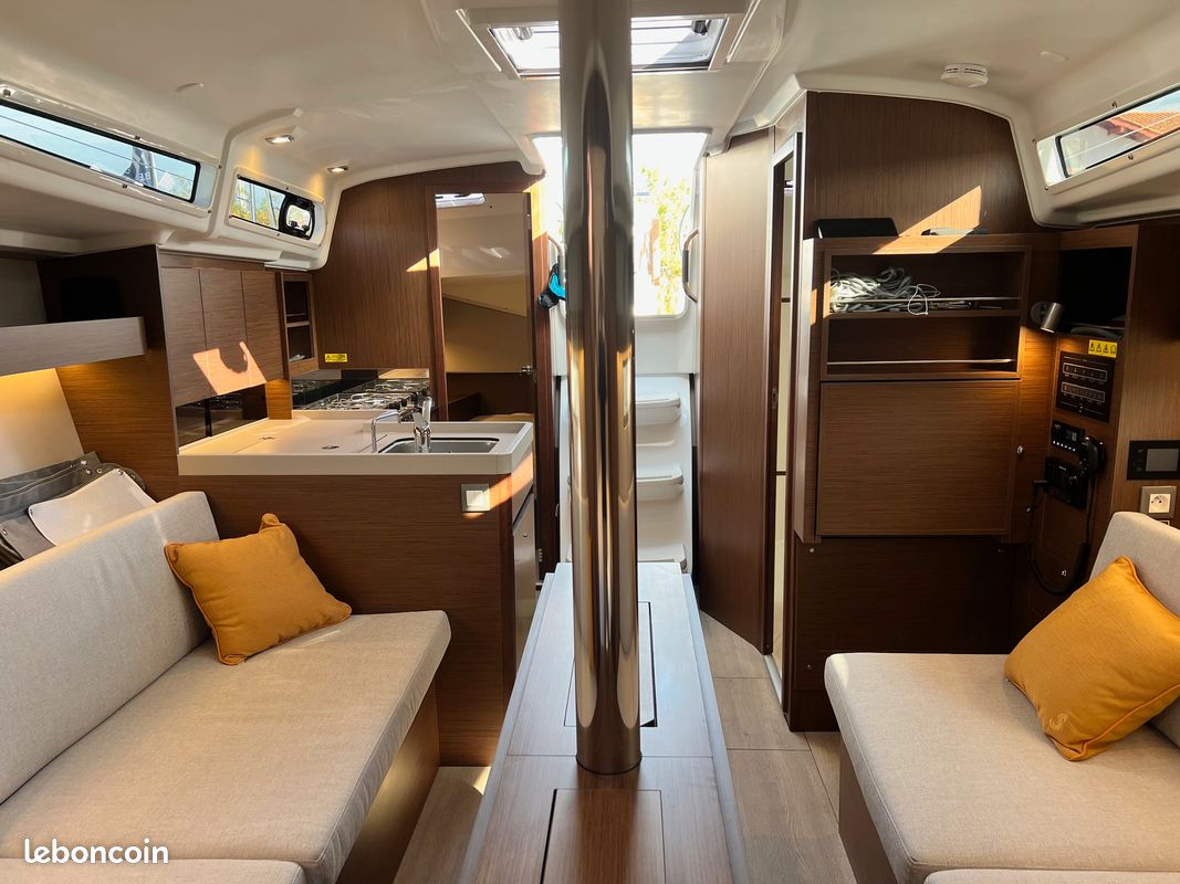 BENETEAU Oceanis 34.1 (image 7)