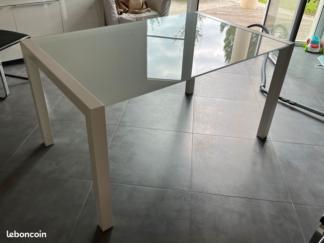 Table de salle à manger (image 7)