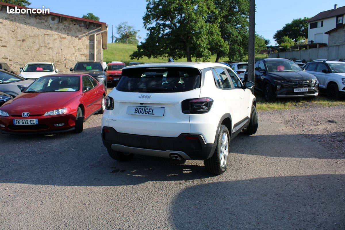 Jeep AVENGER ALTITUDE 100 CV 1L2 TURBO BOITE 6V ABS CAMÉRA GRAND GPS 3D BLUETOOTH AUDIO JBL (image 2)