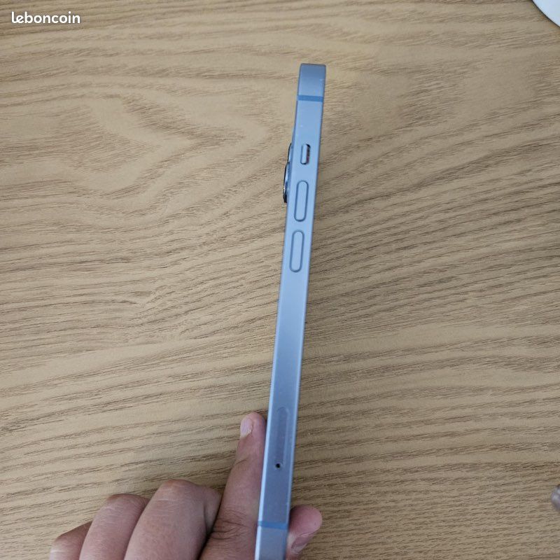 IPhone 14 128 Go - Parfait état - Caméra OK - Avec boîte (image 5)