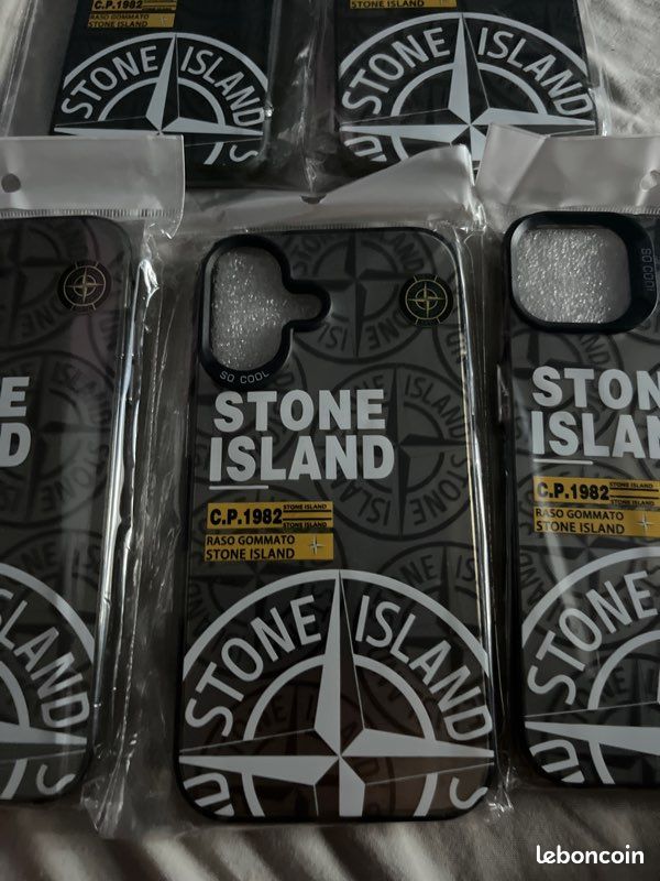 Coque Arrière Stone Island - Noire, Neuve Sous Emballage - Pour IPhone 14, 15, Pro, Pro Max