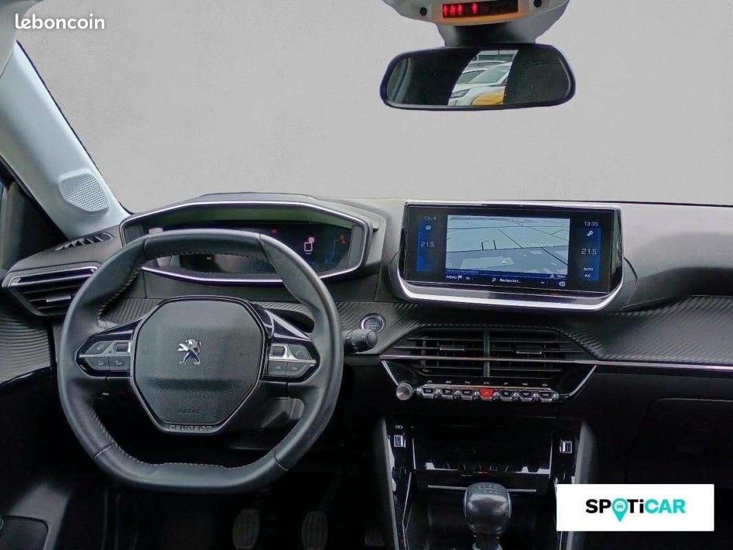 Peugeot 208 PureTech 100 S&S BVM6 Allure (image 8)