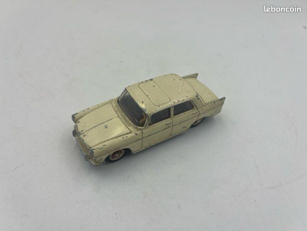 Dinky Toys 553 Peugeot 404 – 1/43 – France 1961-1966 – Occasion