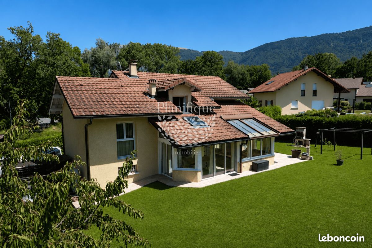 Maison 5 pièces 157 m² · à Archamps · 157 m² · 869 000 €
