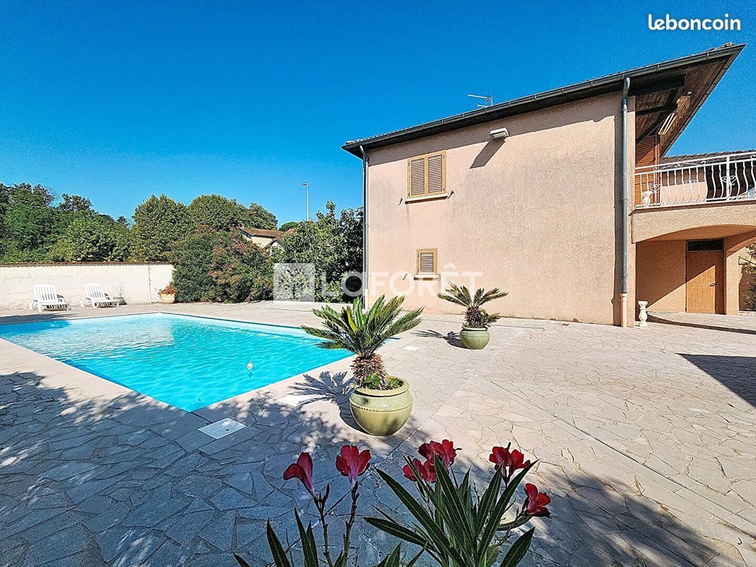 Maison 6 pièces 236 m² · à Civrieux · 236 m² · 495 000 €