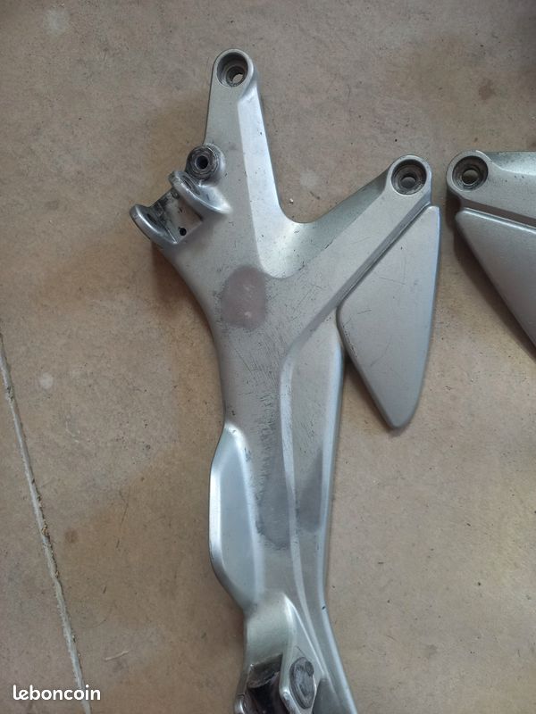 Platines repose-pied de honda cbf 600 (image 2)