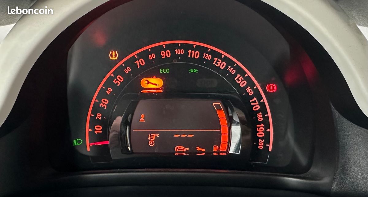 Renault twingo 0.9 tce 90 zen (image 17)