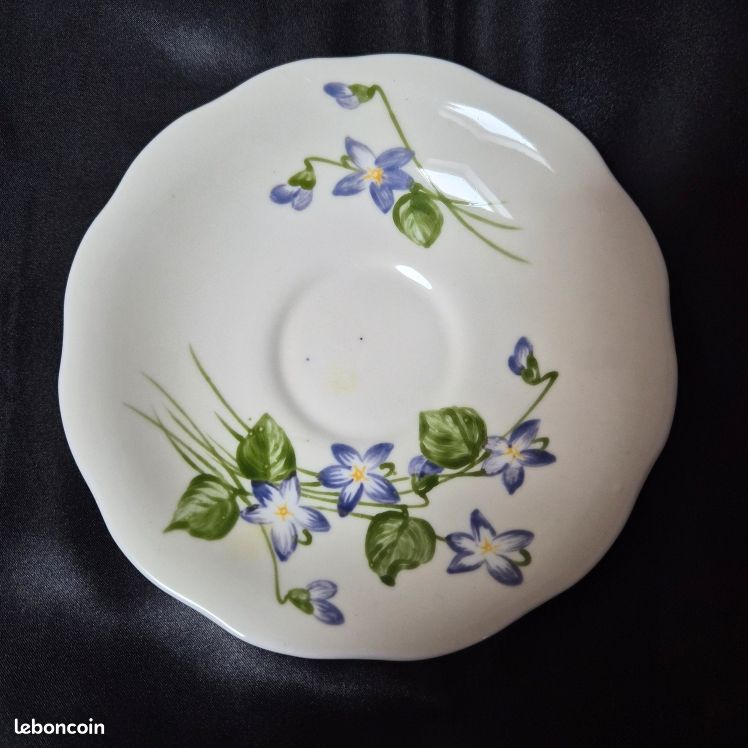 Ensemble Tasse à Thé et Soucoupe Vintage - Décor Floral Peint à la Main (image 7)