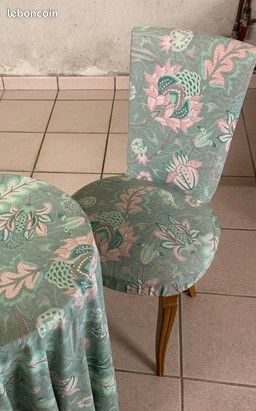 Ensemble table nappée et chaise assorties : Guéridon recouvert d’une nappe ronde et Chaise couverte du même tissus (image 5)