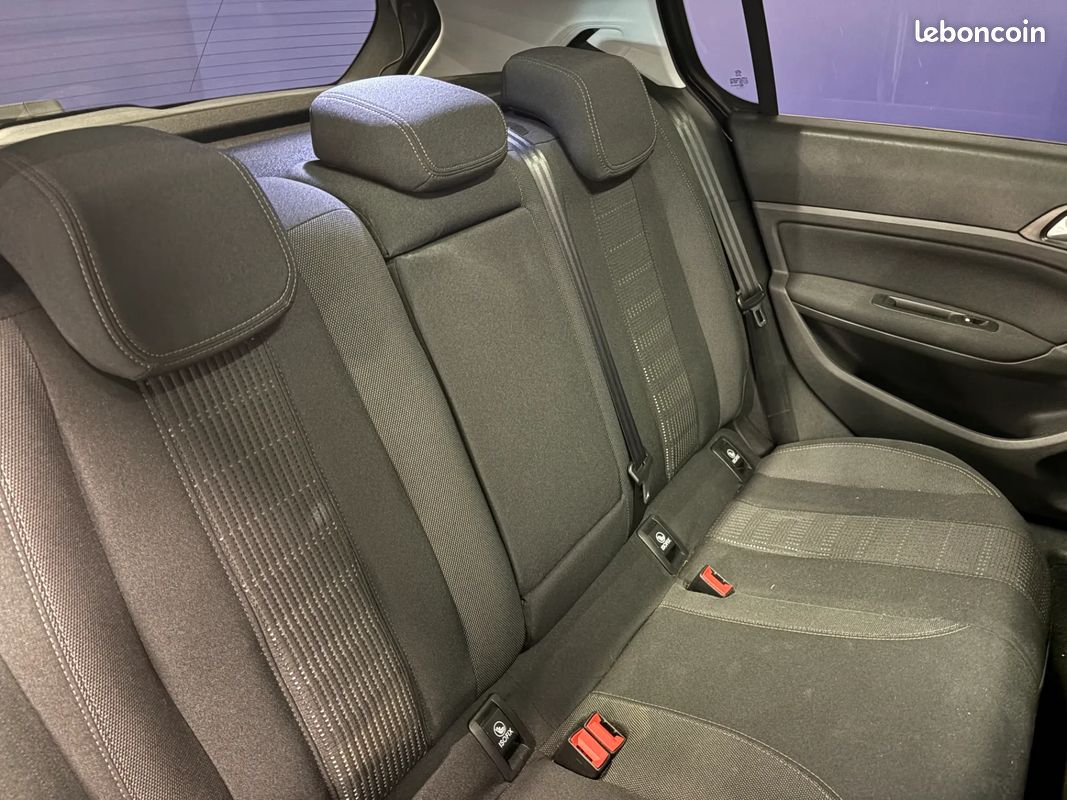 PEUGEOT 308 1.2 130ch ALLURE - Toit panoramique - Suivi complet - Climatisation (image 24)