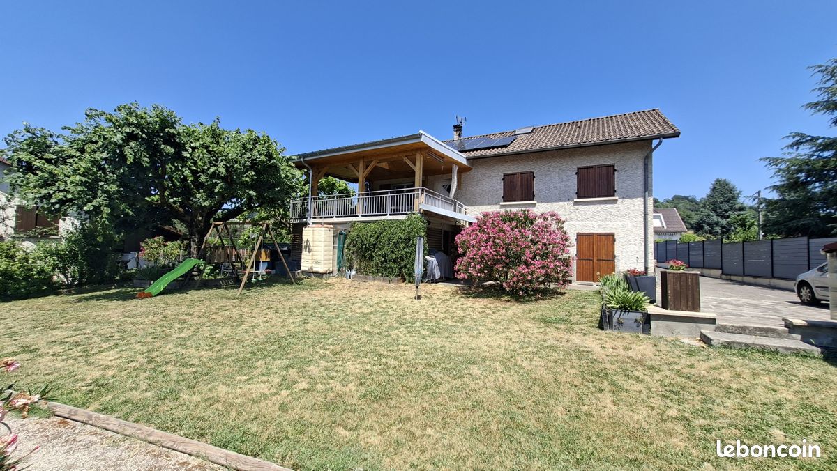 Maison 7 pièces 200 m² · à Vourey · 200 m² · 543 000 €