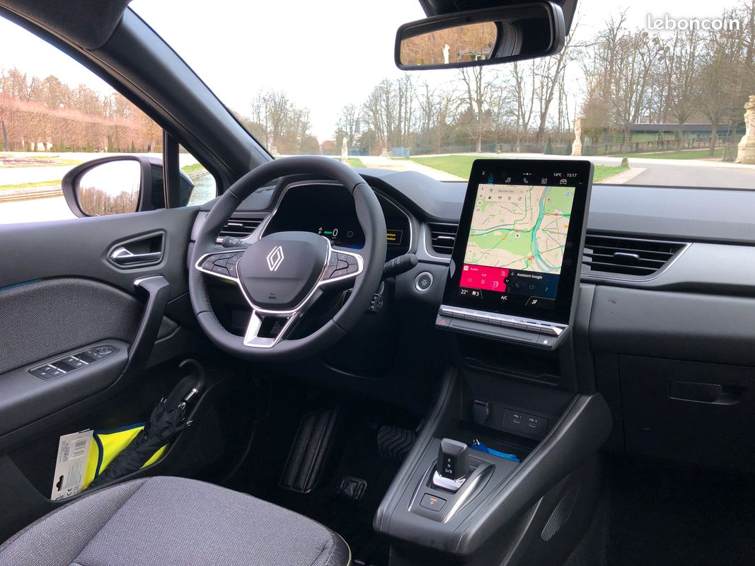 Collaborateur Retraité Renault vend Nouveau CAPTUR TECHNO E-TECH FULL HYBRID 160 CV (image 9)