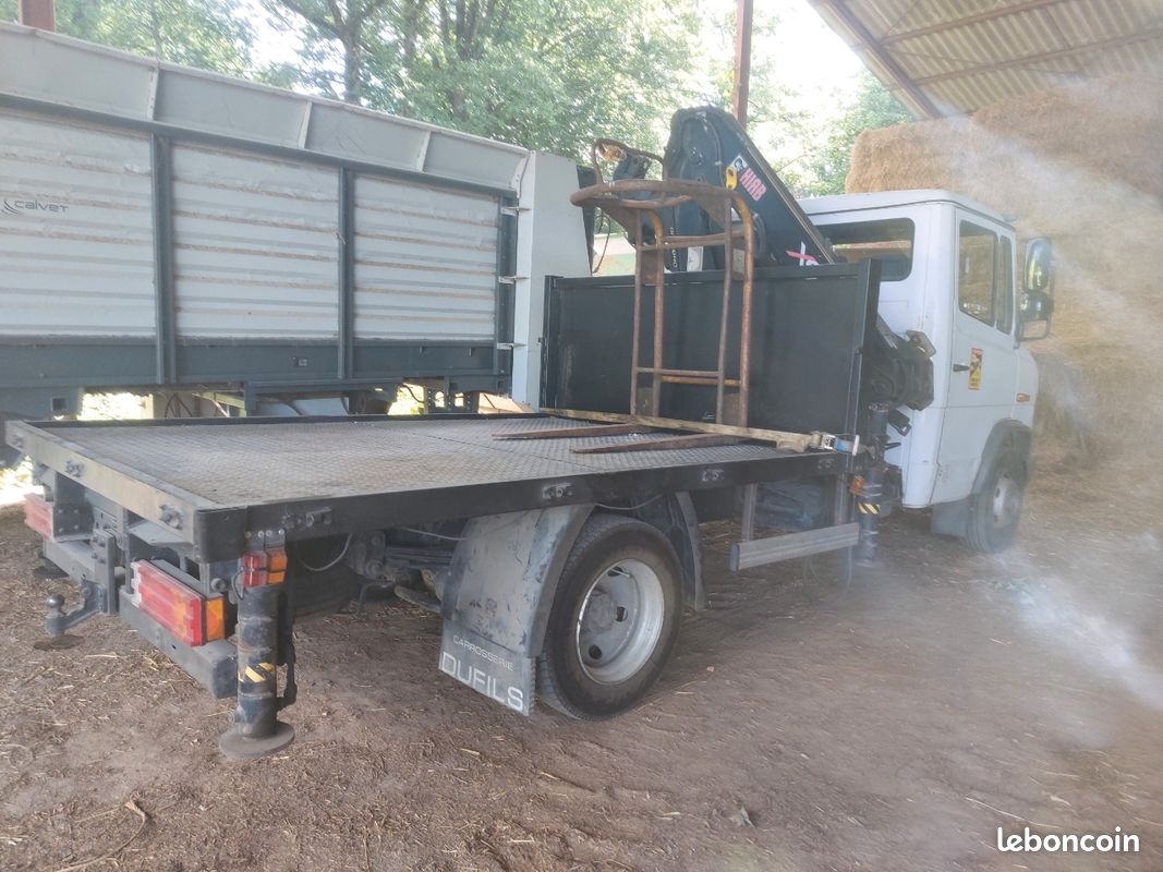 Mercedes 815 plateau grue hiab 088 12 mètres 7t5 (image 2)