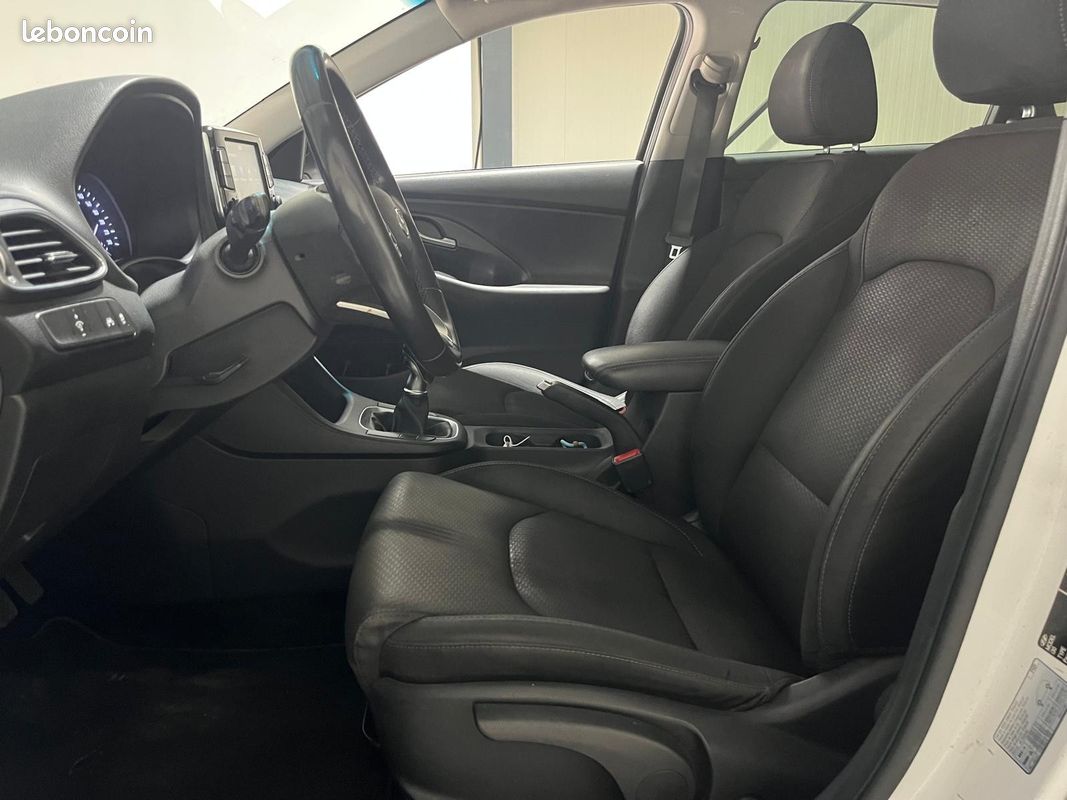 HYUNDAI i30 1.0 T-GDi 120 BVM6 Edition #1 CAMERA DE RECUL - KEYLESS - ENTRETIEN HYUNDAI (image 10)