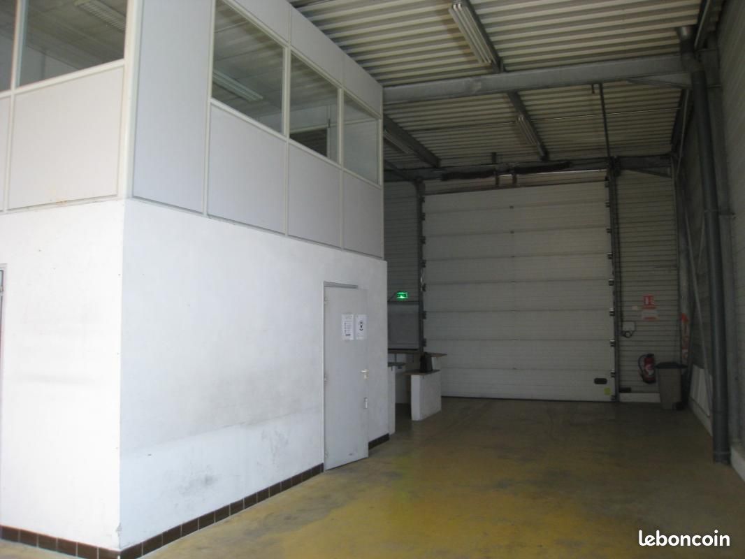 Local bureaux 900 m² (image 5)