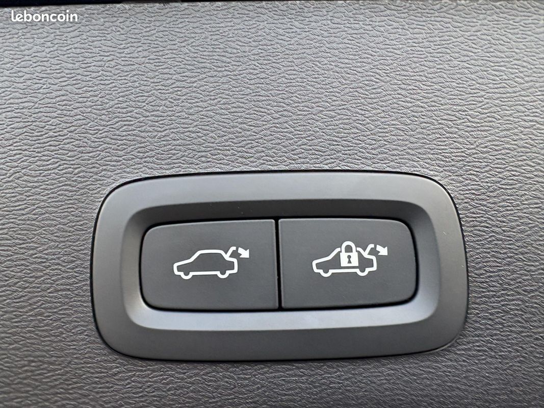 VOLVO XC40 B3 163 ch DCT7 Plus (image 16)