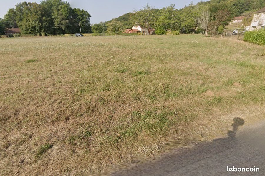 Terrain Constructible avec CU et tout à l'égout Vitrac 24 · 36 700 €