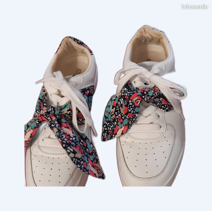 Baskets,blanches avec nœud couleur Chaussures