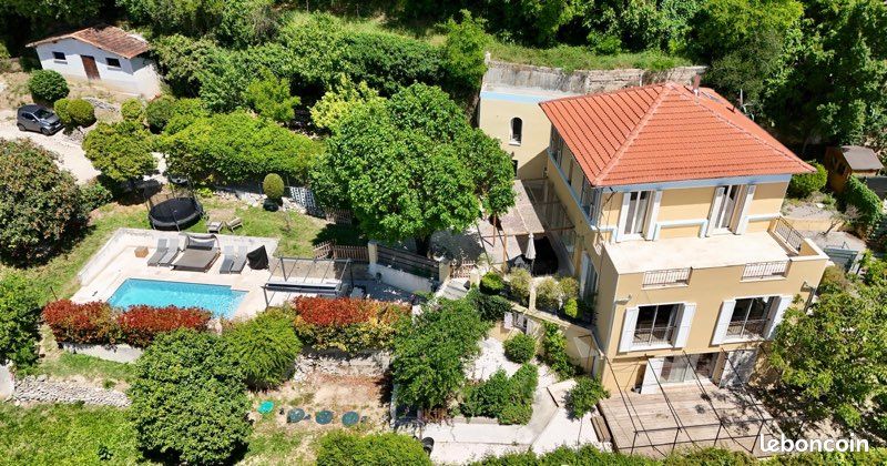 Appartement 5 pièces 185 m² · à Nice · 185 m² · 1 080 000 €