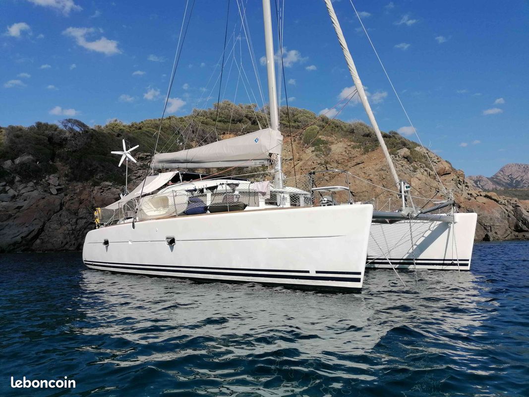 LAGOON 380 — View photo 1
