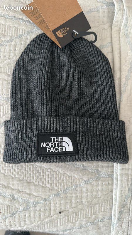 Bonnet (image 1)