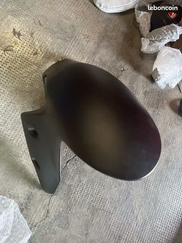 Garde boue avant ducati streetfighter V2 2025 (image 1)
