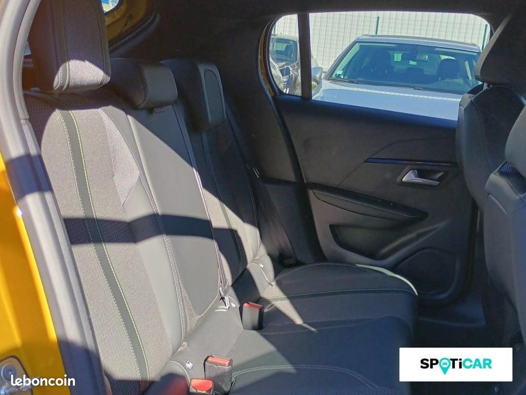 Peugeot 208 PureTech 100 S&S BVM6 GT (image 10)