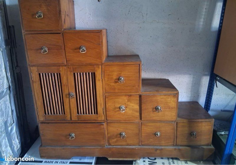 Meuble en bois (image 1)