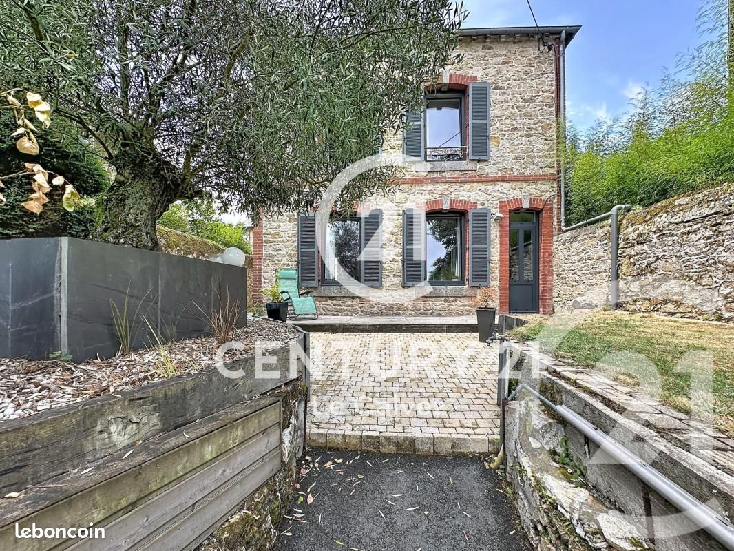 Maison 6 pièces 159 m² · à Guingamp · 159 m² · 323 000 €