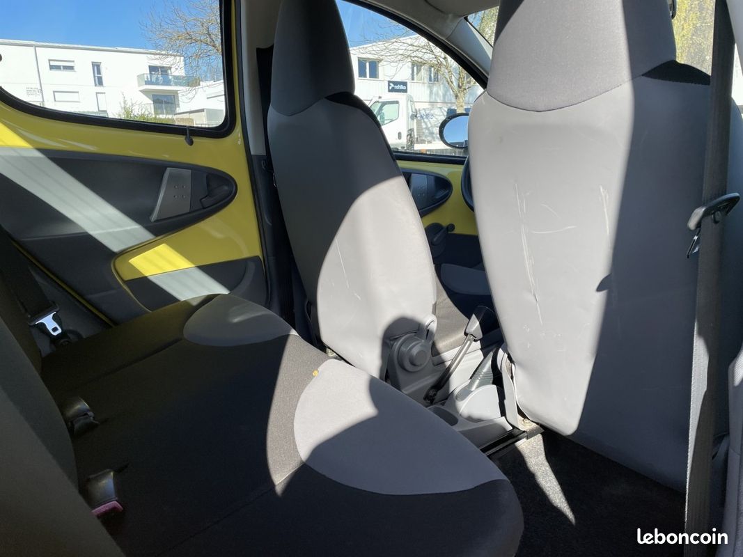 Peugeot 107 1.0 12V TRENDY BLUE LION GARANTIE 1 ANS (image 5)