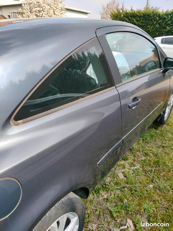 Opel corsa CDTI 90 CV seulement 185000kms uniquement pour pièces (image 2)